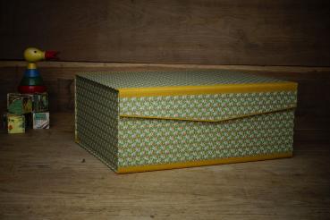 Extra tall stationery box with linen edges
